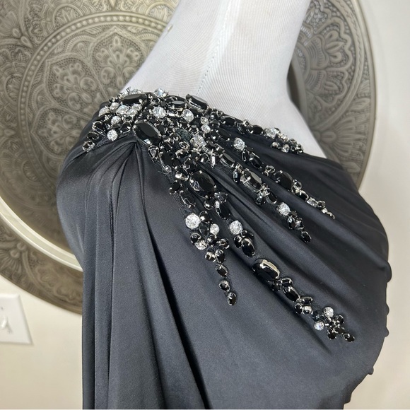Aidan Mattox black one beaded shoulder maxi dress - Size 10 - Picture 6 of 16